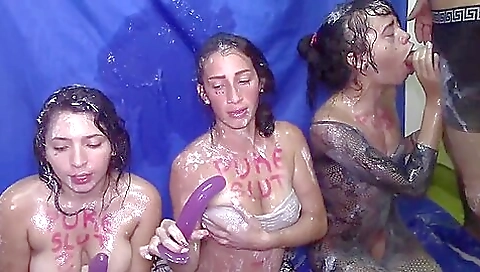 Married guy gets her pussy by a huge dick