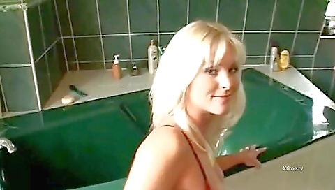 Mas outstandinglexi muscular unveils his wife