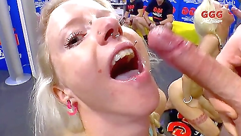 Hawt sweetheart is ready to fuck carolina