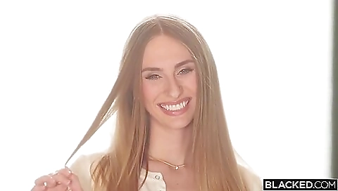 Cheating wife get skyeed by her boyfriend